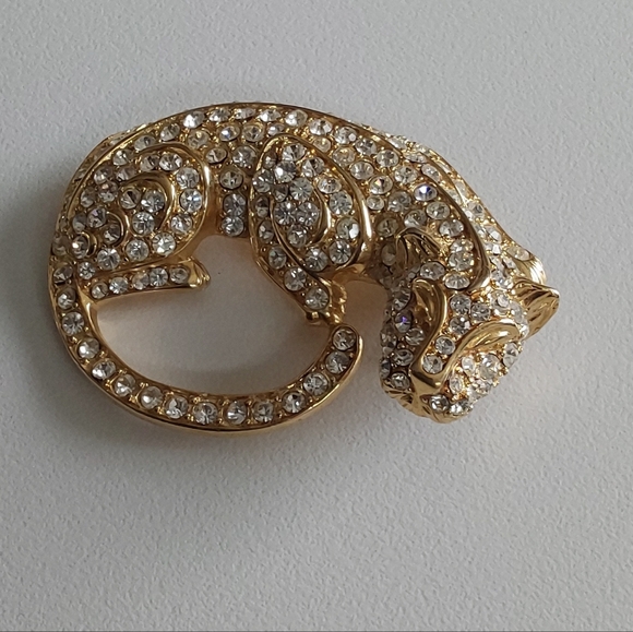 Trifari Jewelry - Vintage Trifari Leopard Brooch Gold Tone Rhinestones